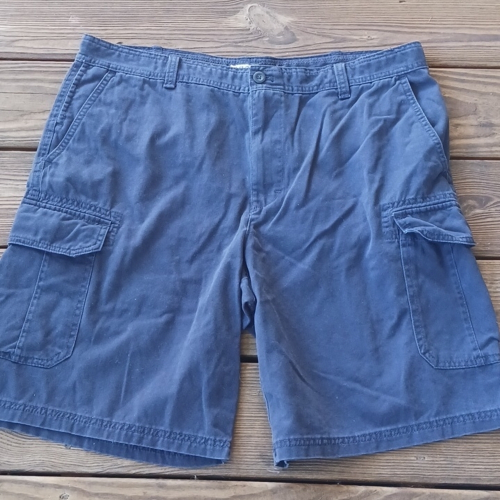 Izod men's blue cargo shorts size 38